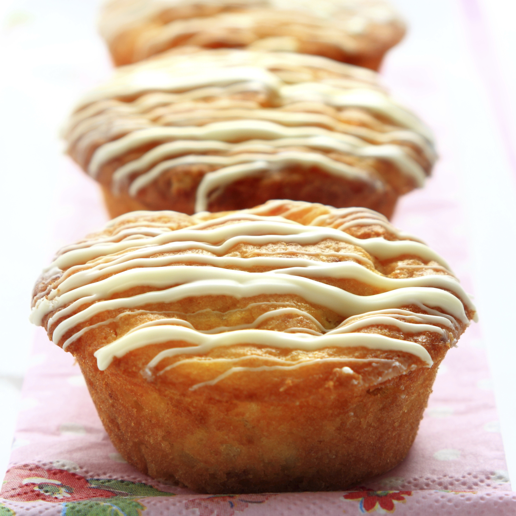 Muffin relleno de crema de chocolate blanco