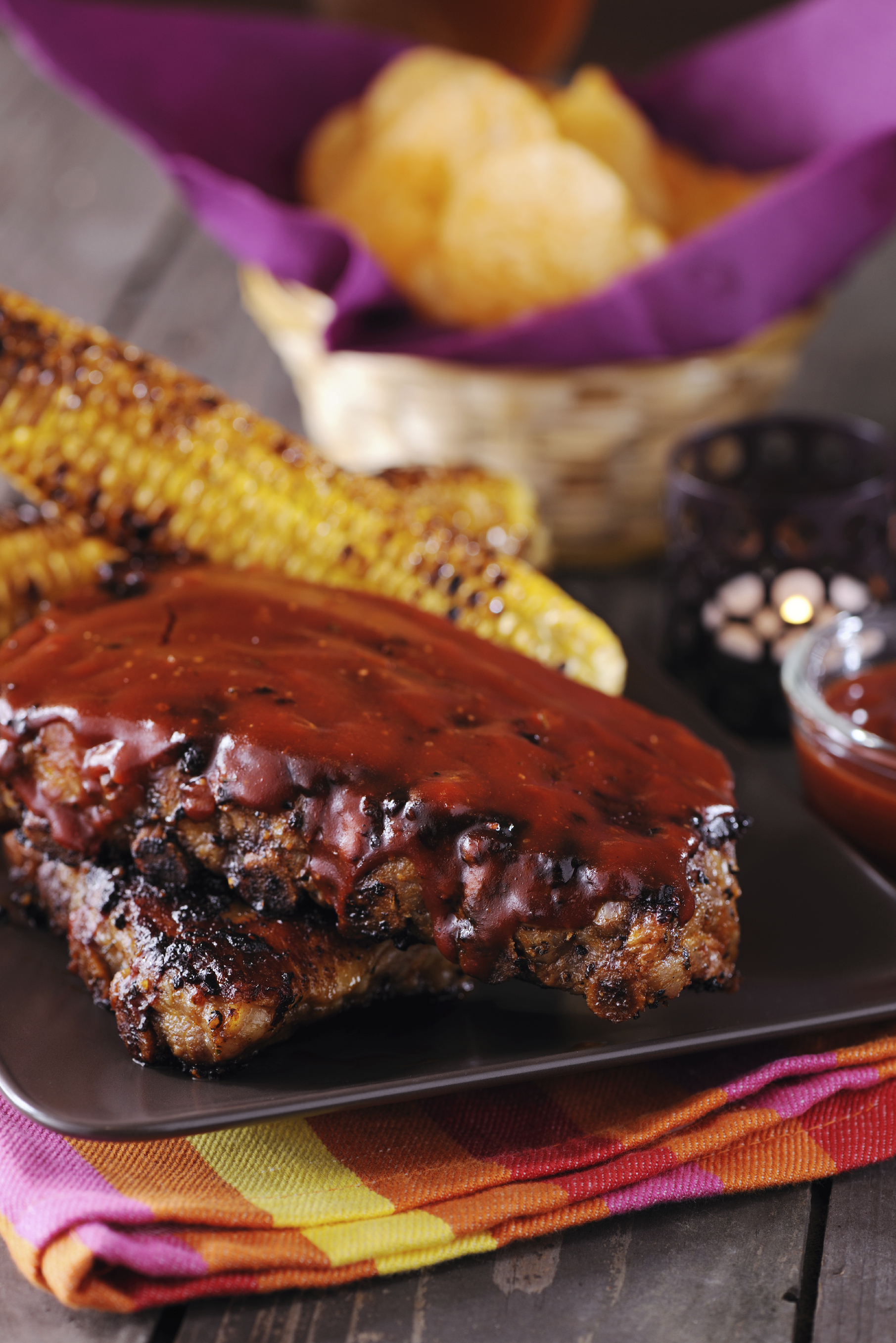 Costillas de cerdo con salsa de vino y tomates