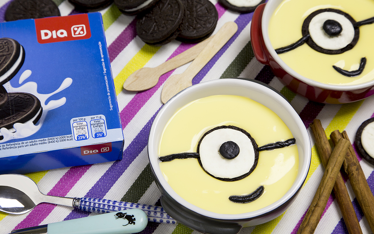 Natillas Minion con galleta