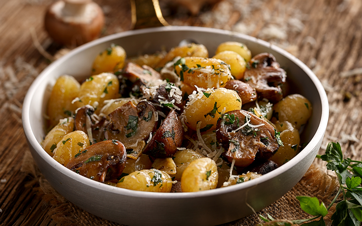 Ñoquis de patata con champiñones