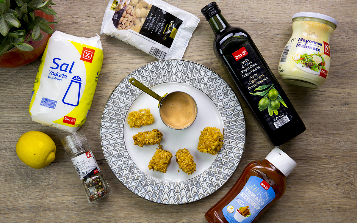 Nuggets de pescado con salsa de cóctel