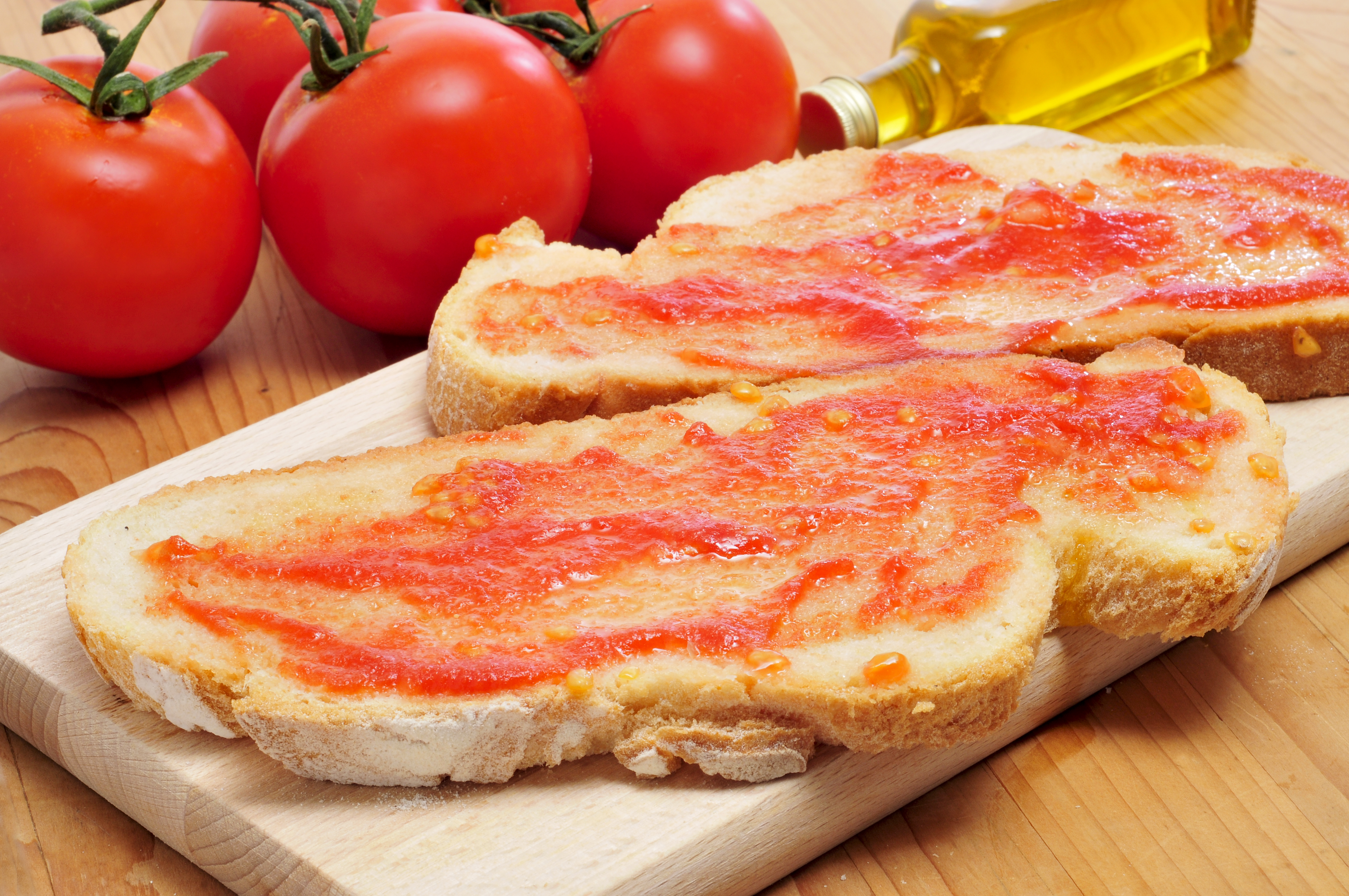 Pan con tomate