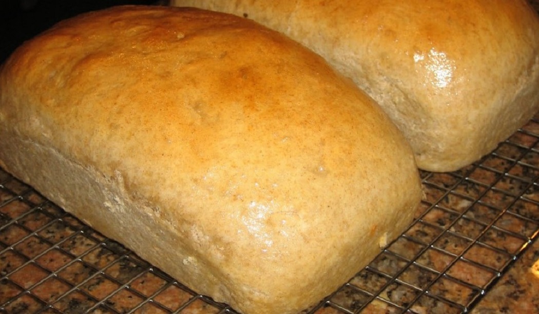 Pan de Anís  relleno con Anacardos, Pasas  y Queso a la 