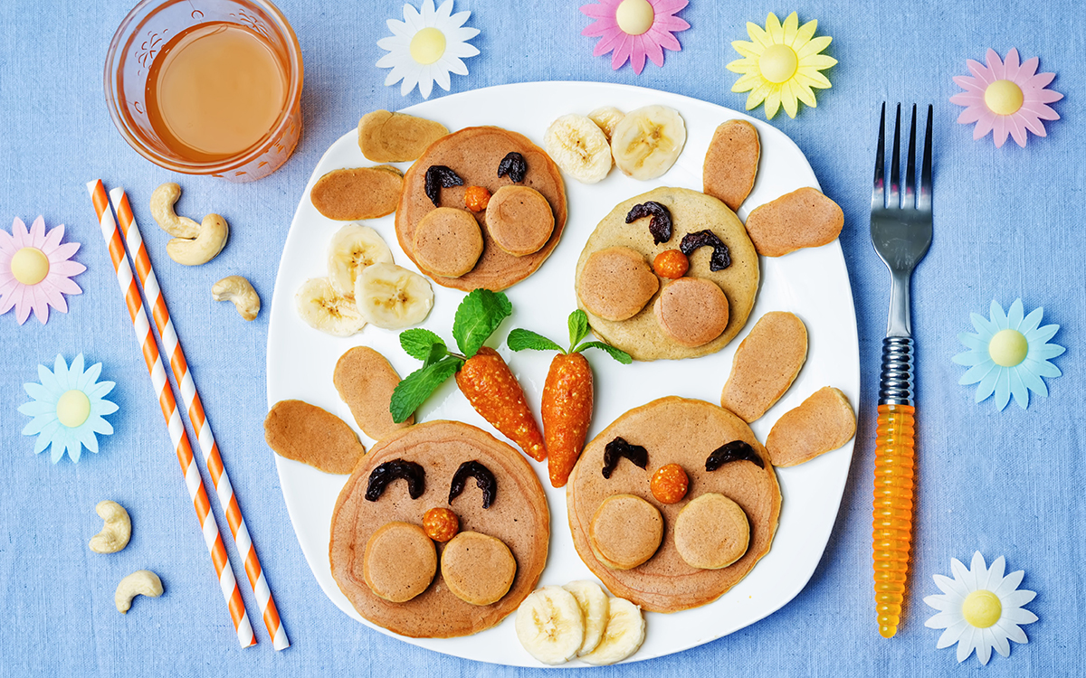 Pancakes de conejitos con frutas