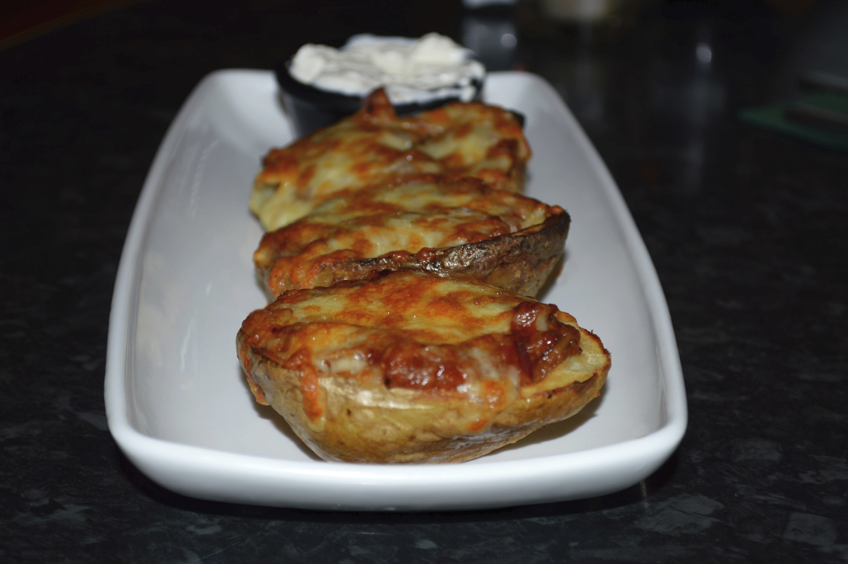 Patatas rellenas con tres quesos