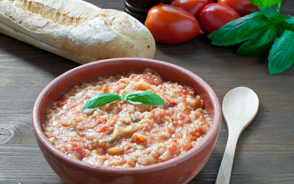 Pappa al pomodoro típico de la Toscana