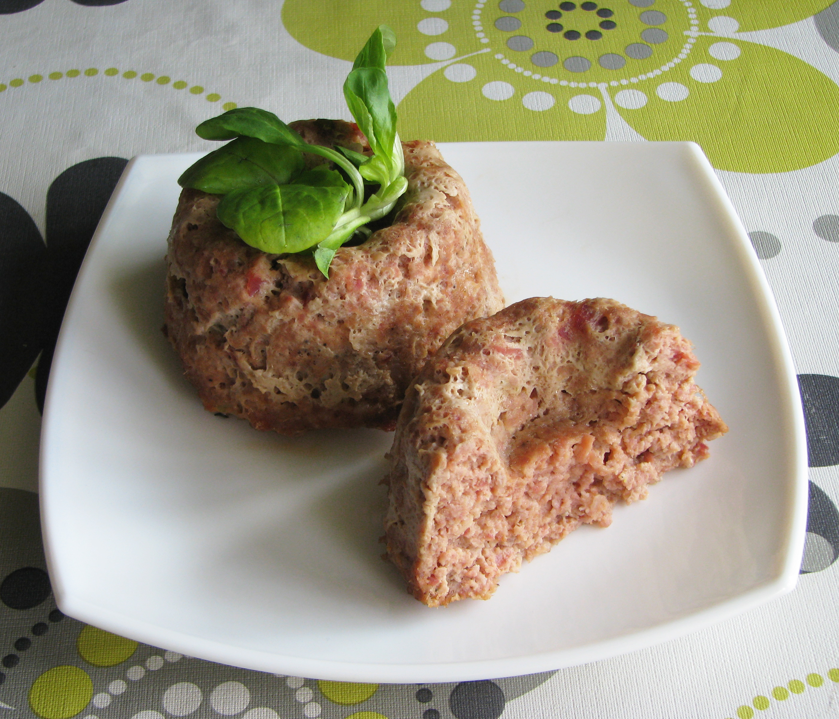Pastel de carne y pistachos en microondas