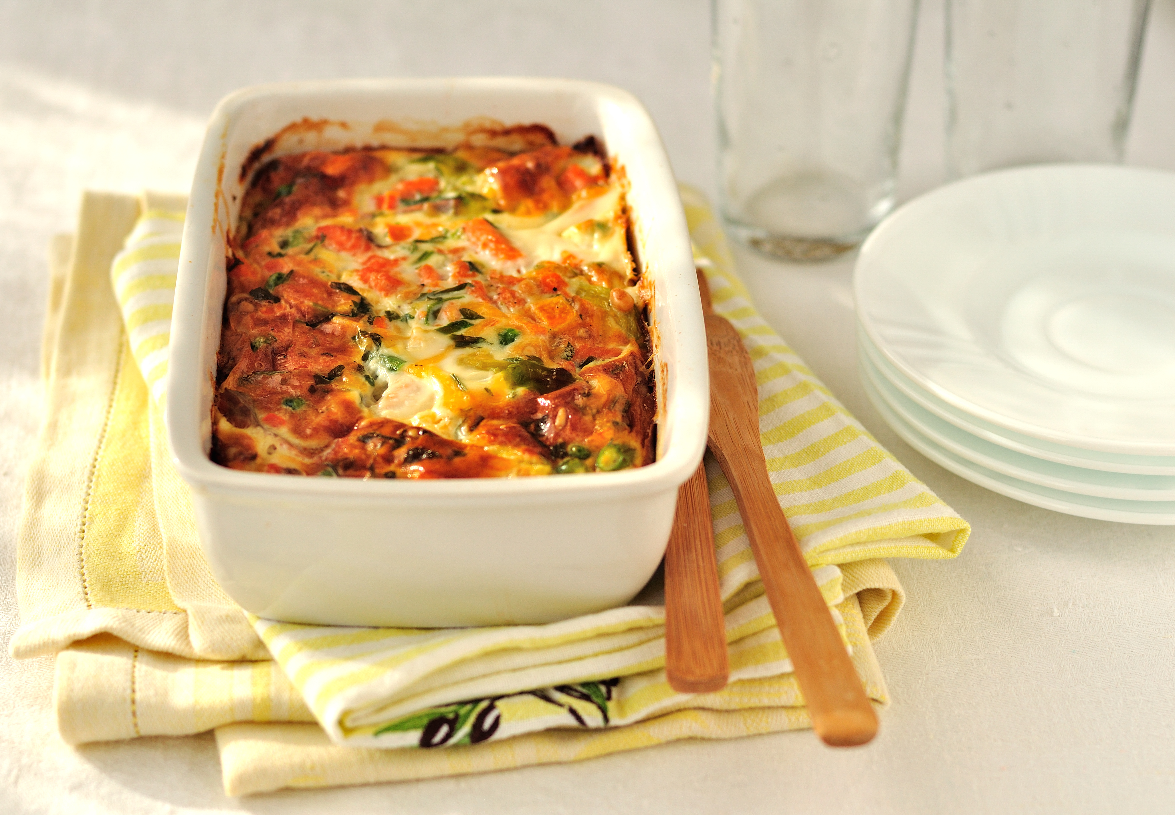 Patatas, acelga y merluza gratinada