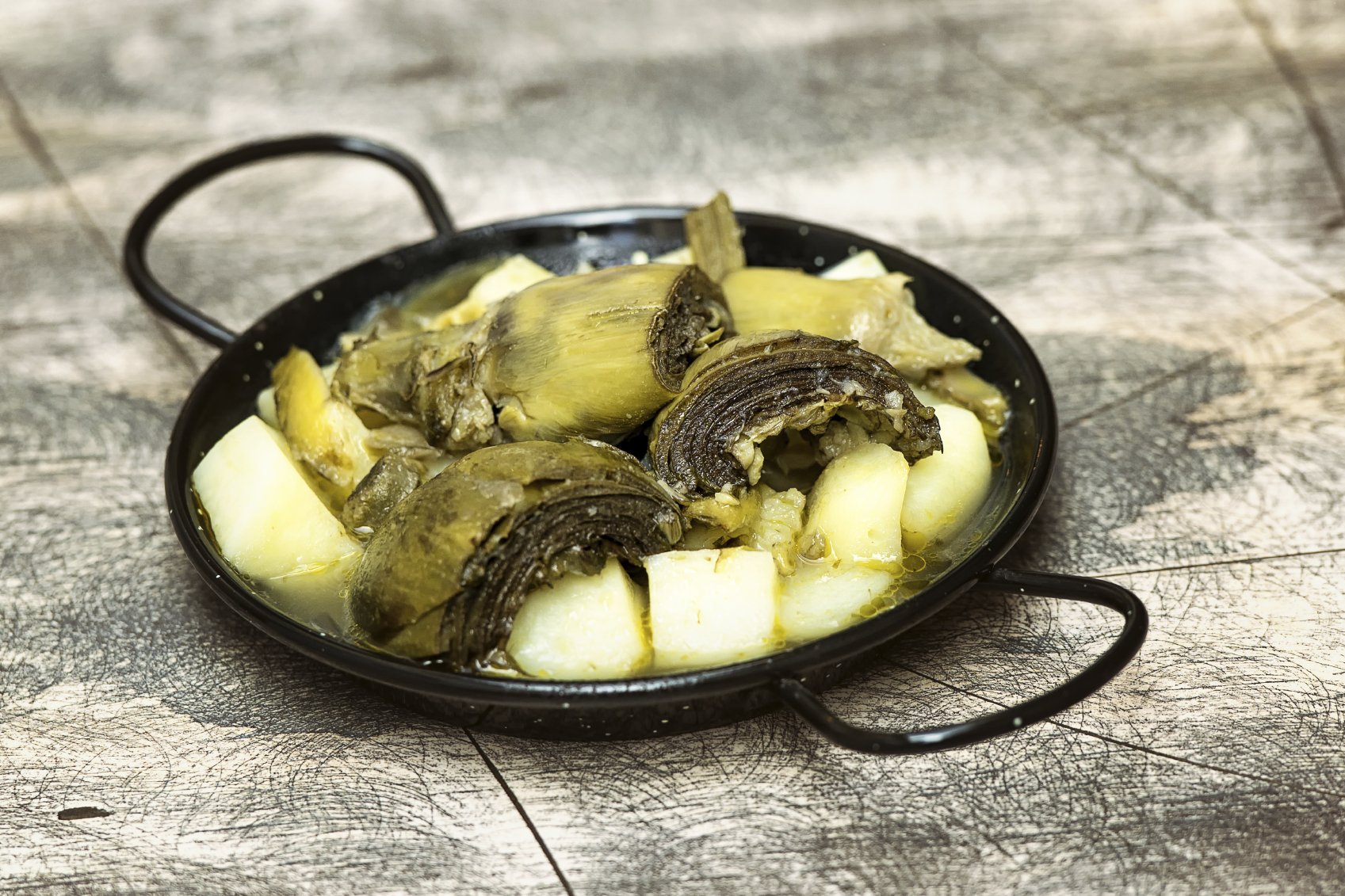 Patatas y alcachofas al romero para carnes