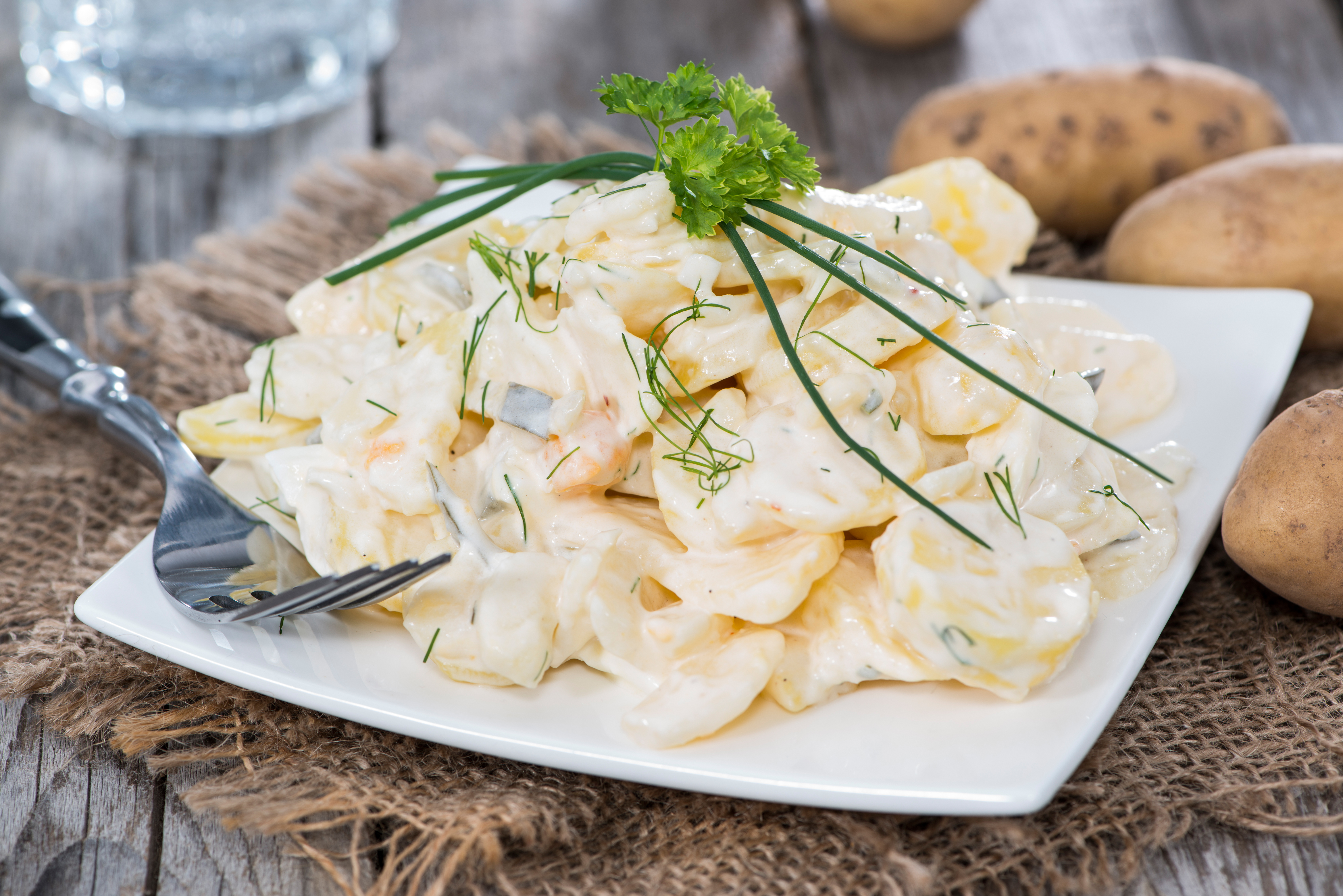 Patatas con alioli y pimentón