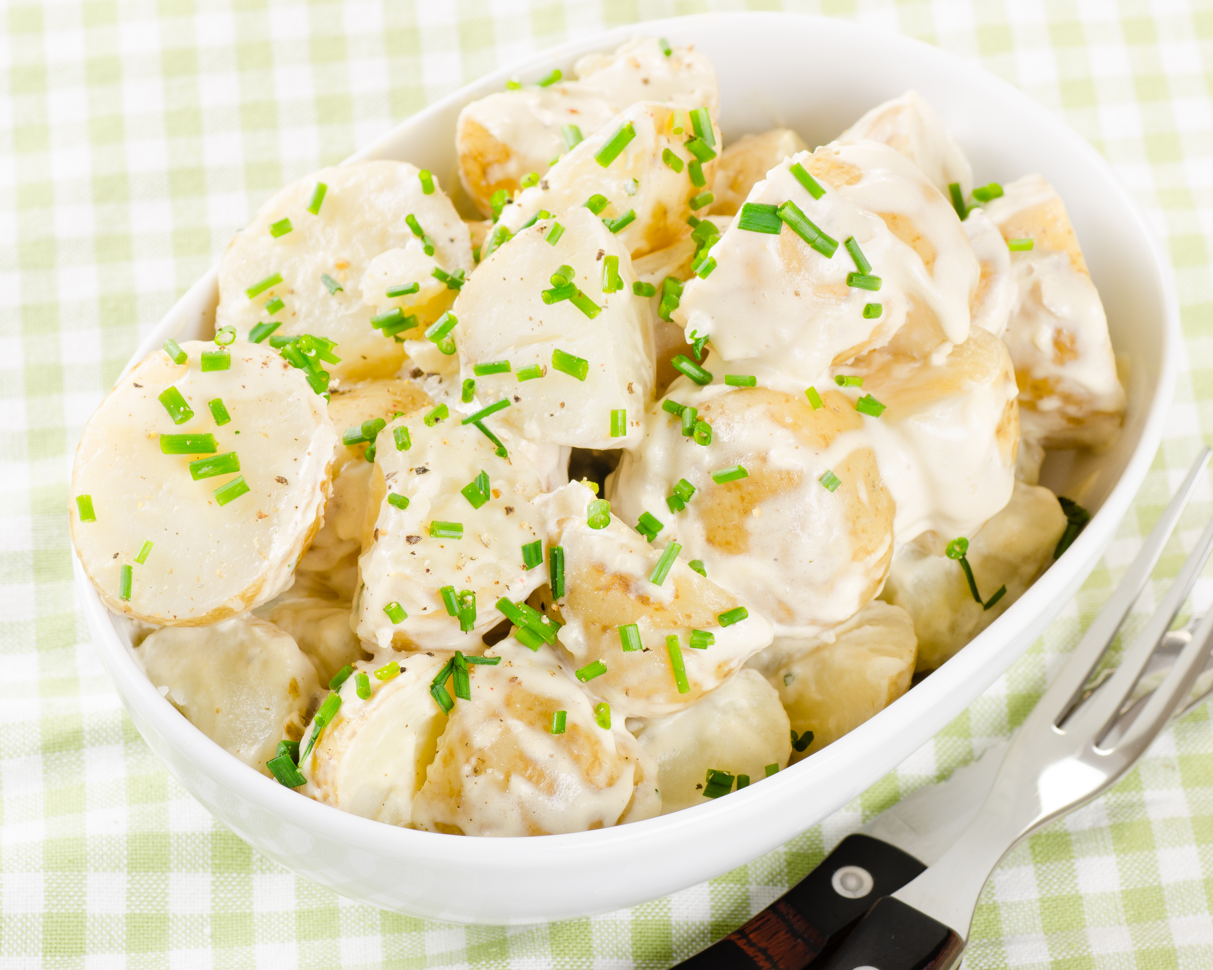 Patatas cocidas con salsa mayonesa