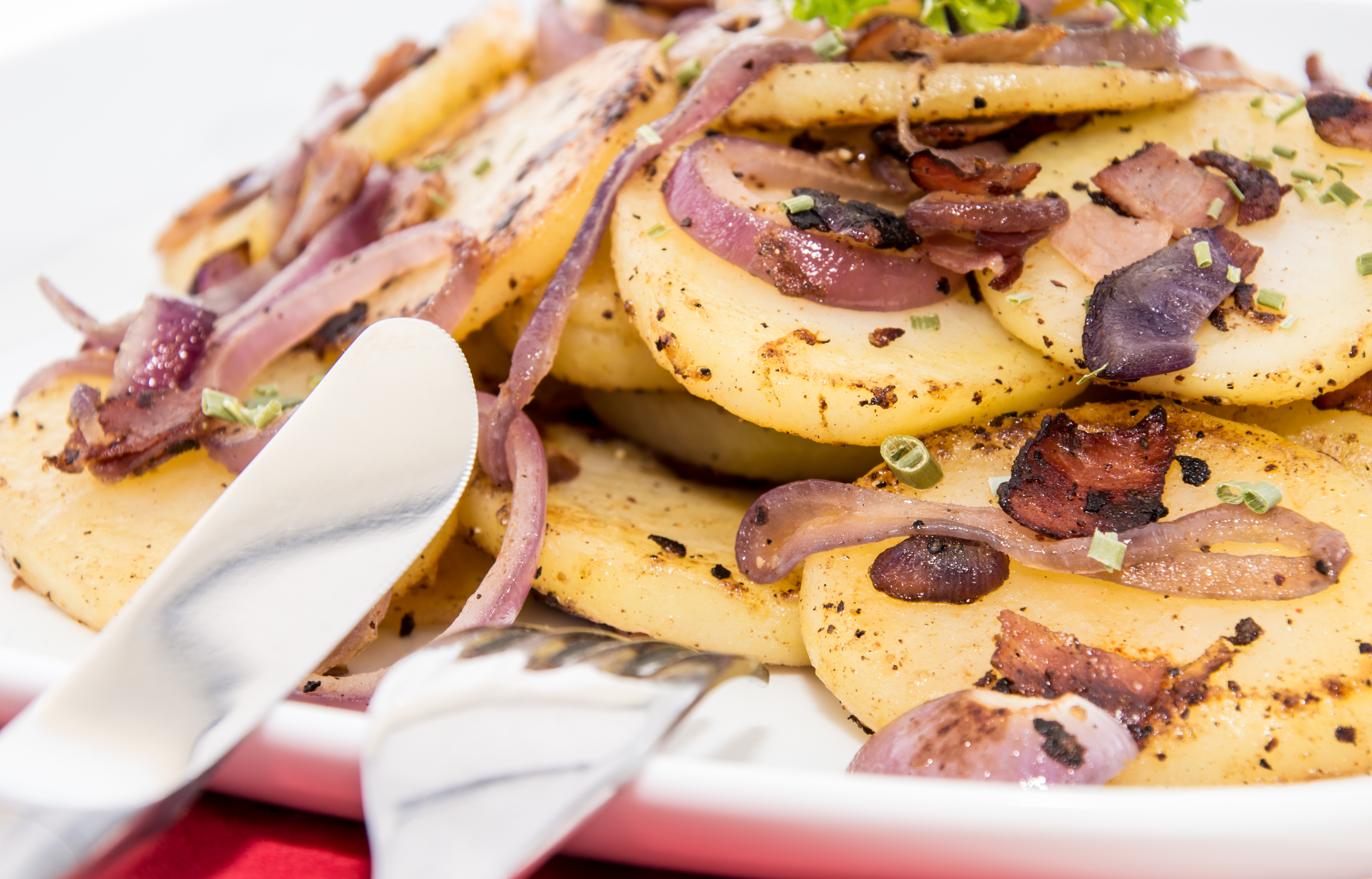 Patatas con aros de cebolla