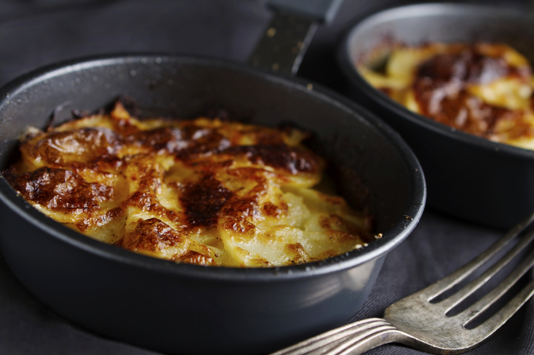 Patatas sorpresa gratinadas con queso