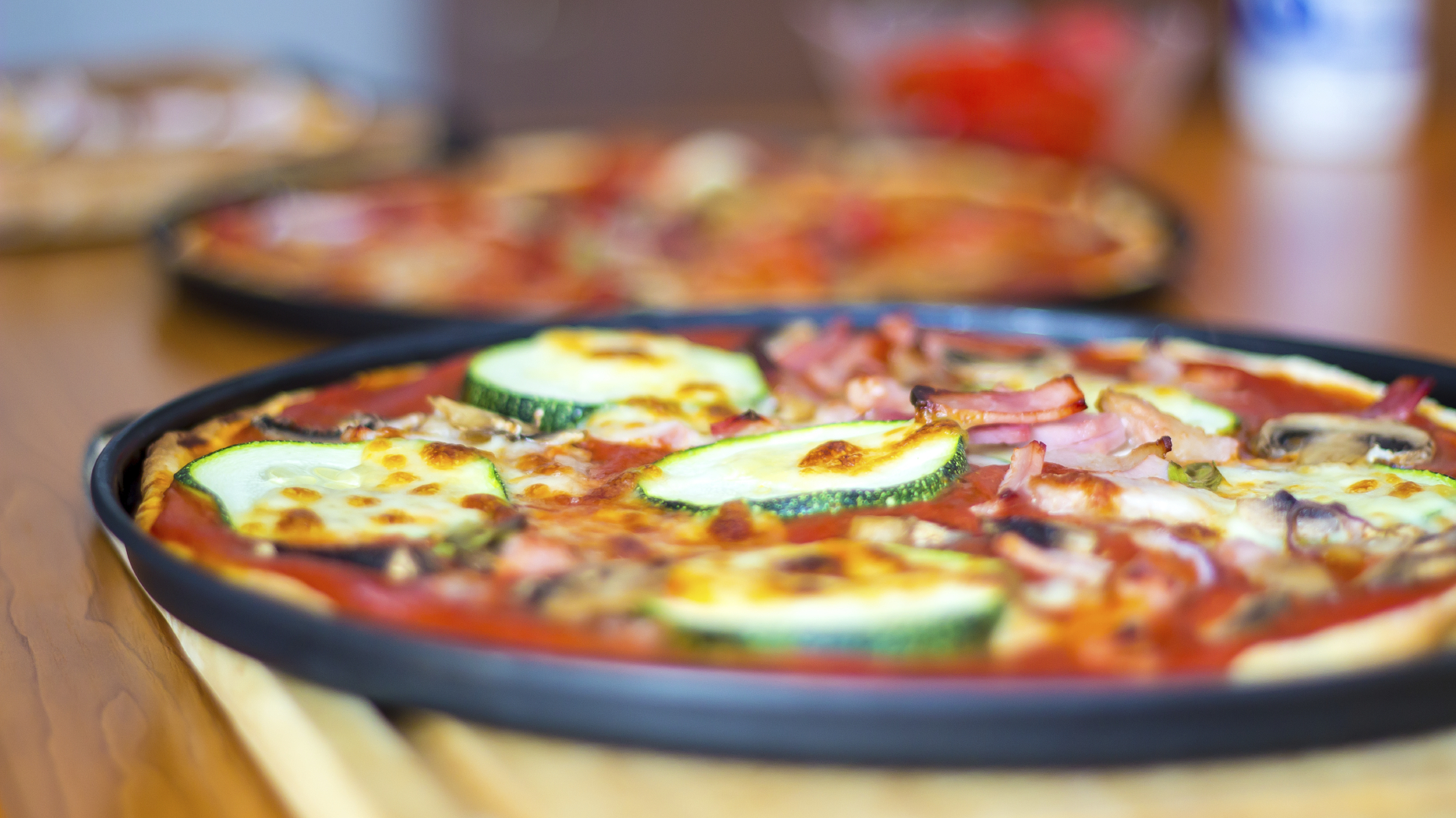 Pizza casera con verduras