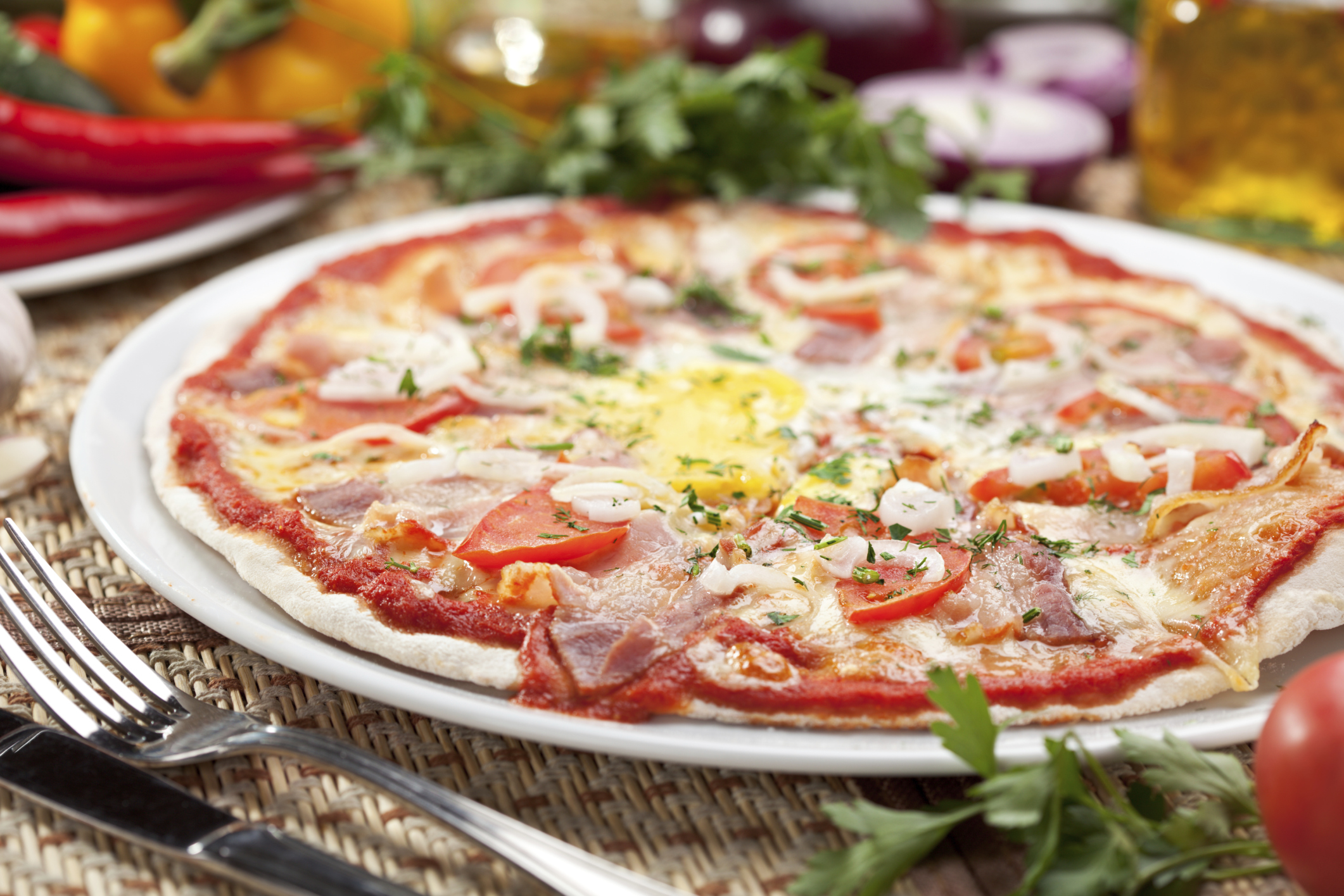 Pizza de pavo, tomate y mozzarella