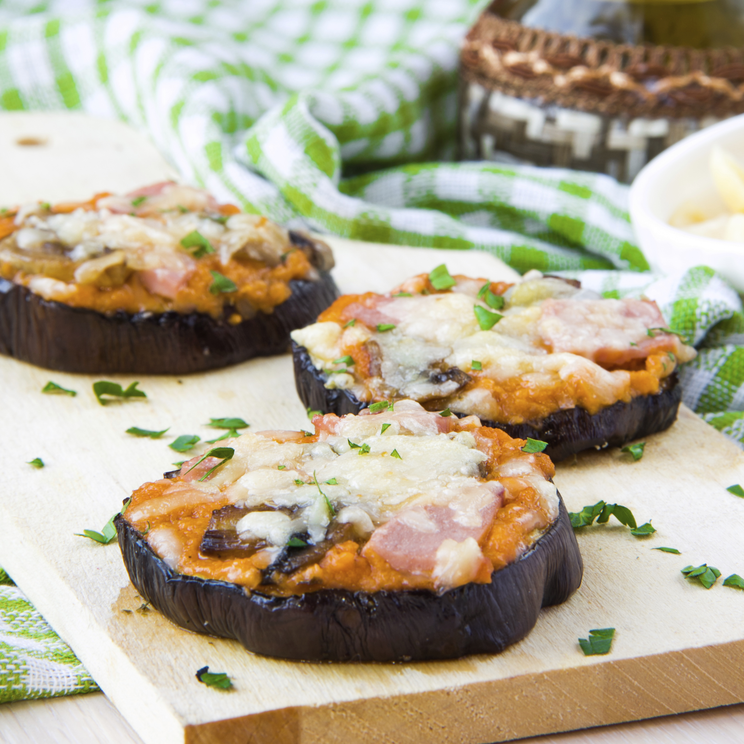 Pizzetas de berenjenas con champiñones