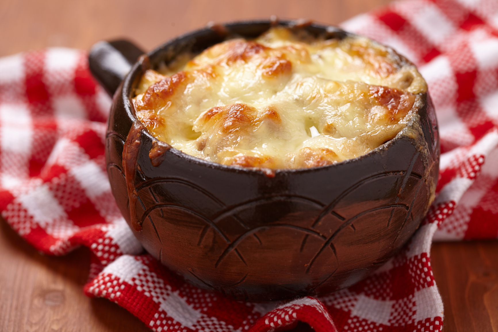 Pollo a la crema gratinado con queso