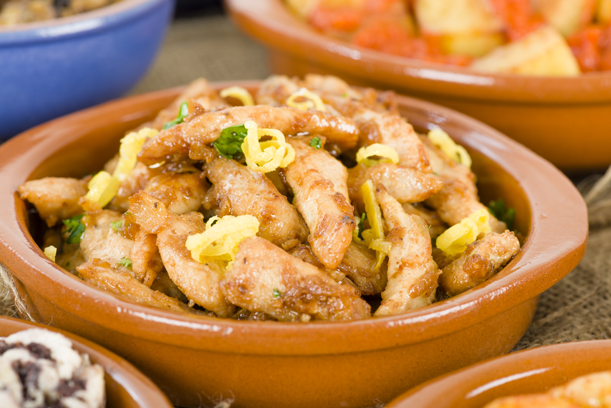 Pollo al ajillo con limón 