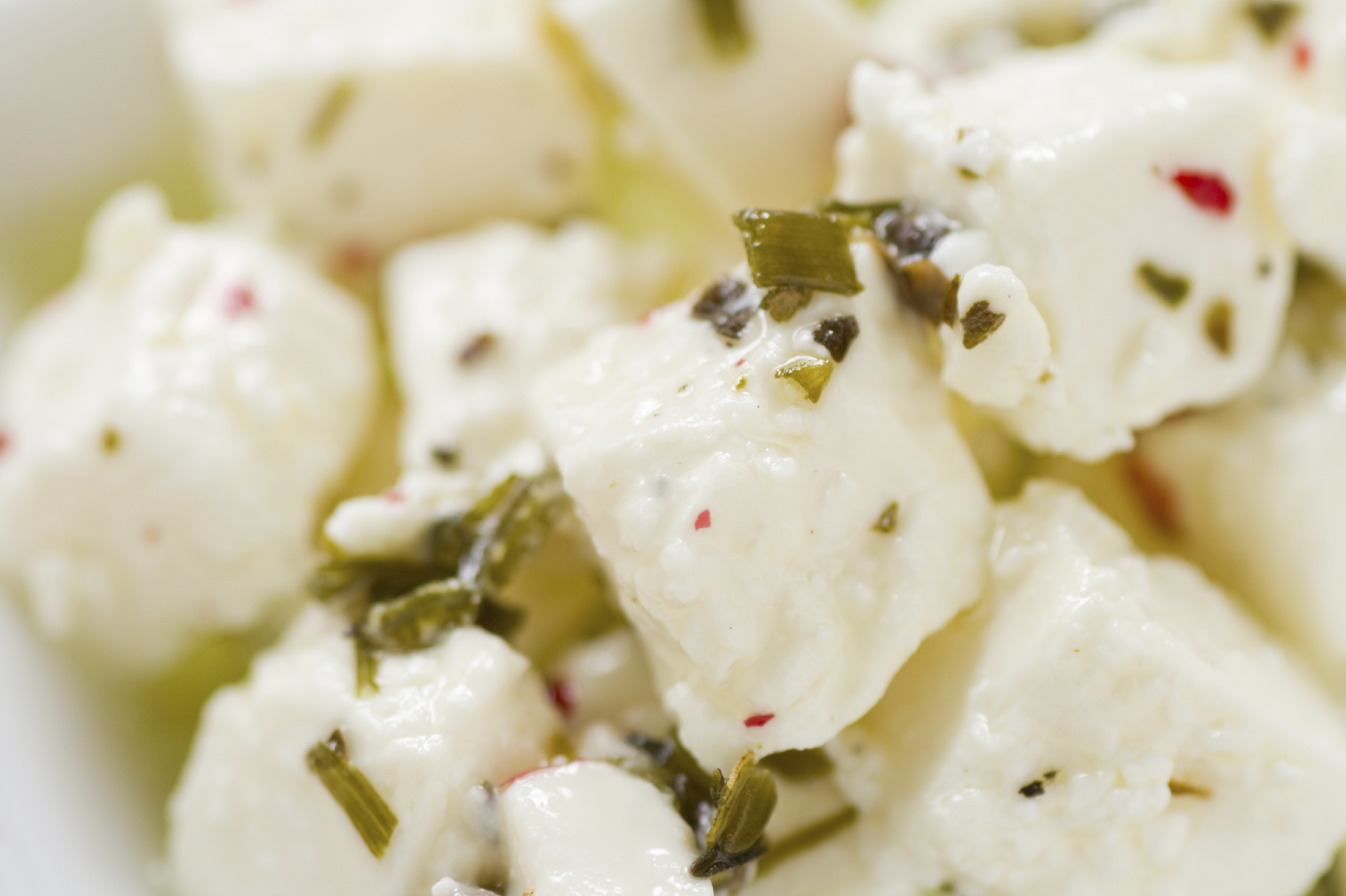 Queso feta con hierbas y aceite de oliva