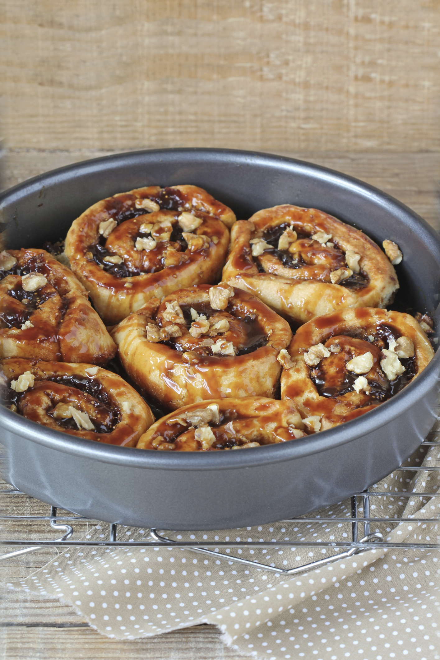 Rollitos de canela, nueces y miel