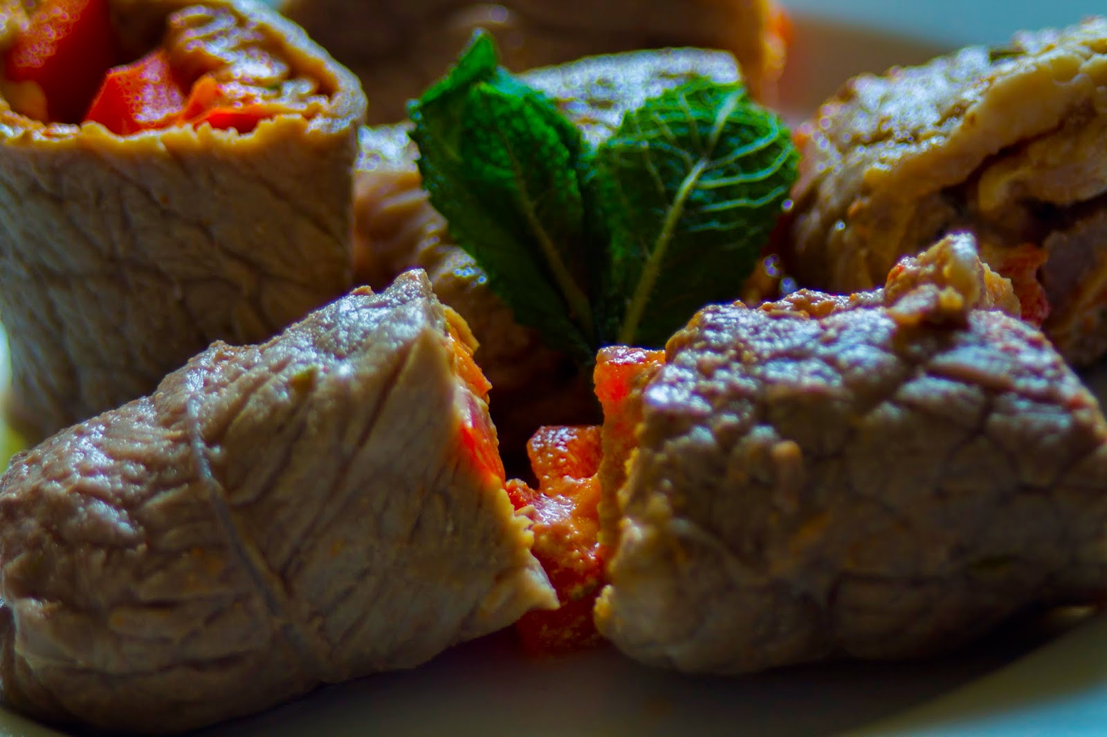 ROLLITOS DE TERNERA, QUESO CREMA Y PIMIENTO 