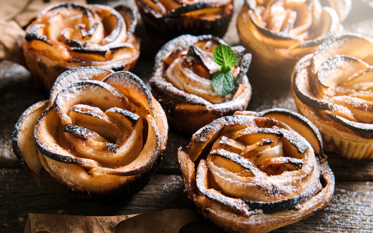 Rosas de manzana y hojaldre