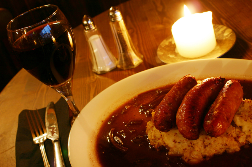 Salchichas al vino blanco