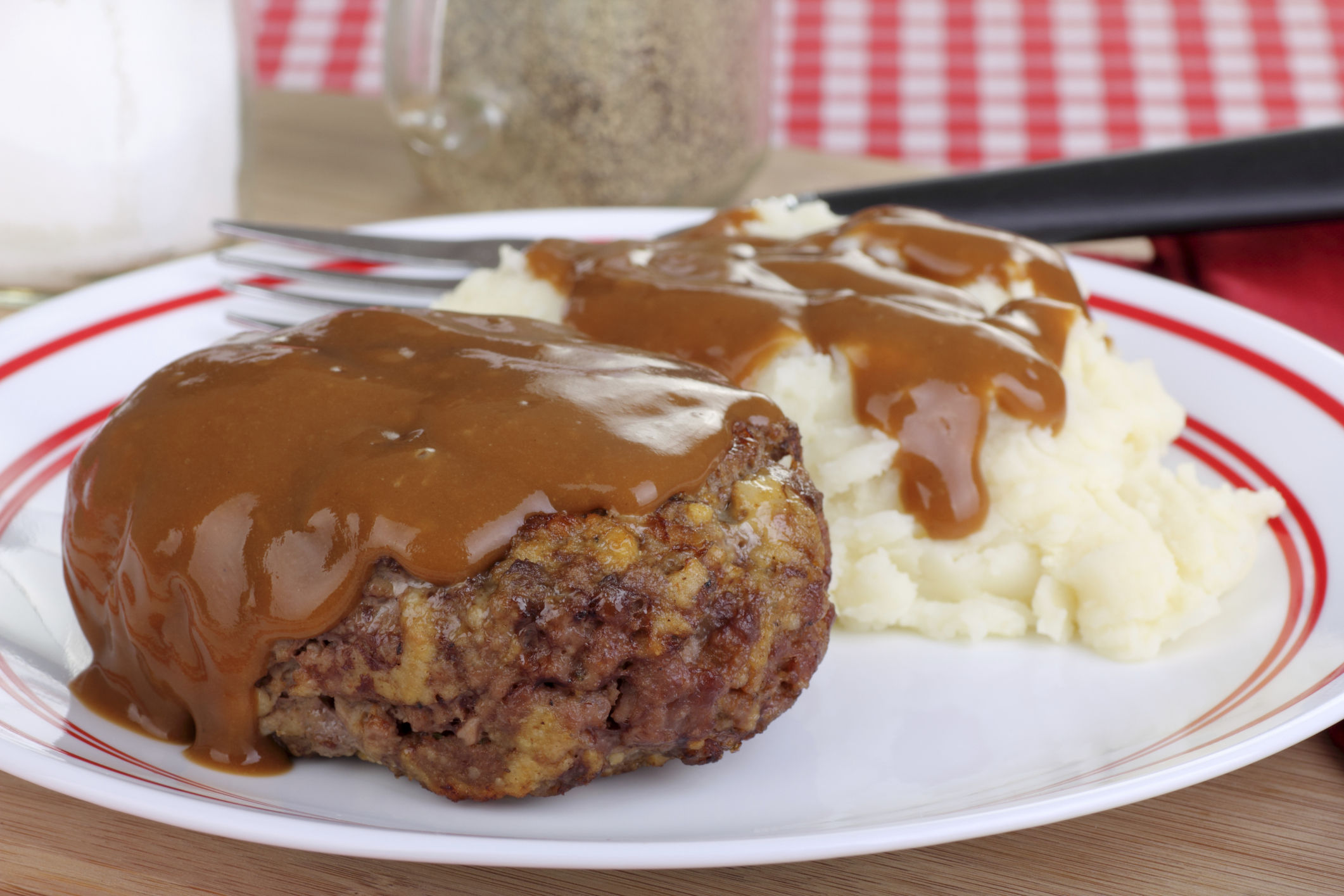 Salisbury steak con salsa de setas