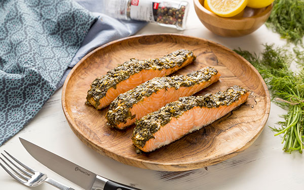 Salmón con costra de hierbas aromáticas