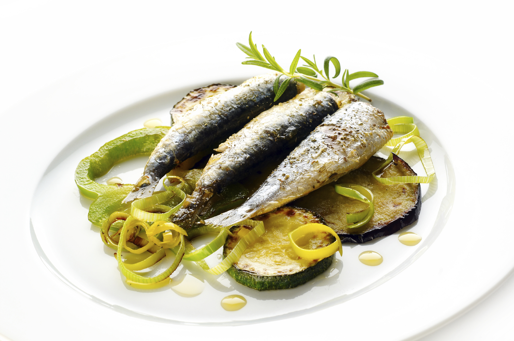 Sardinas al horno con verduras al vino