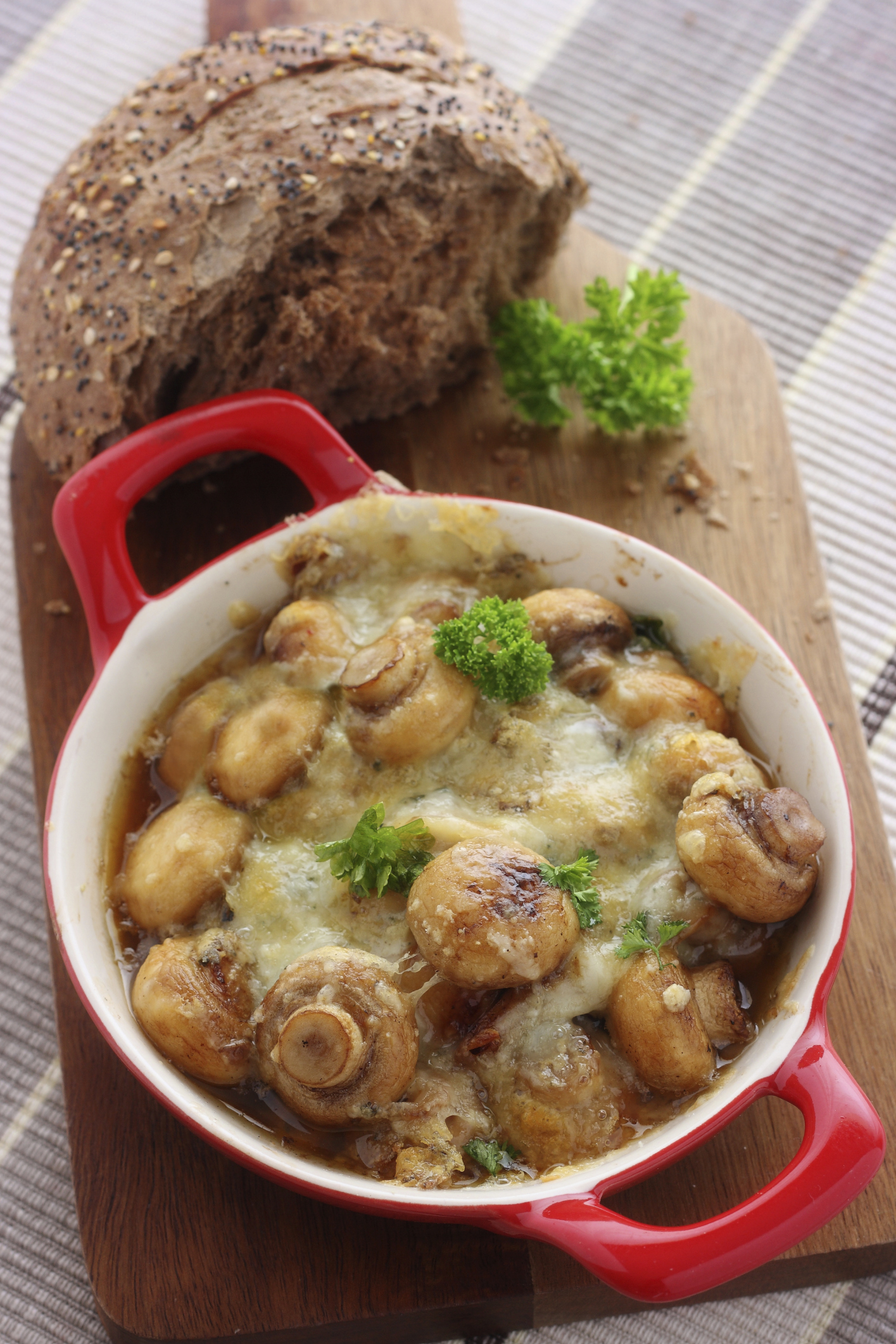 Champiñones al horno gratinados