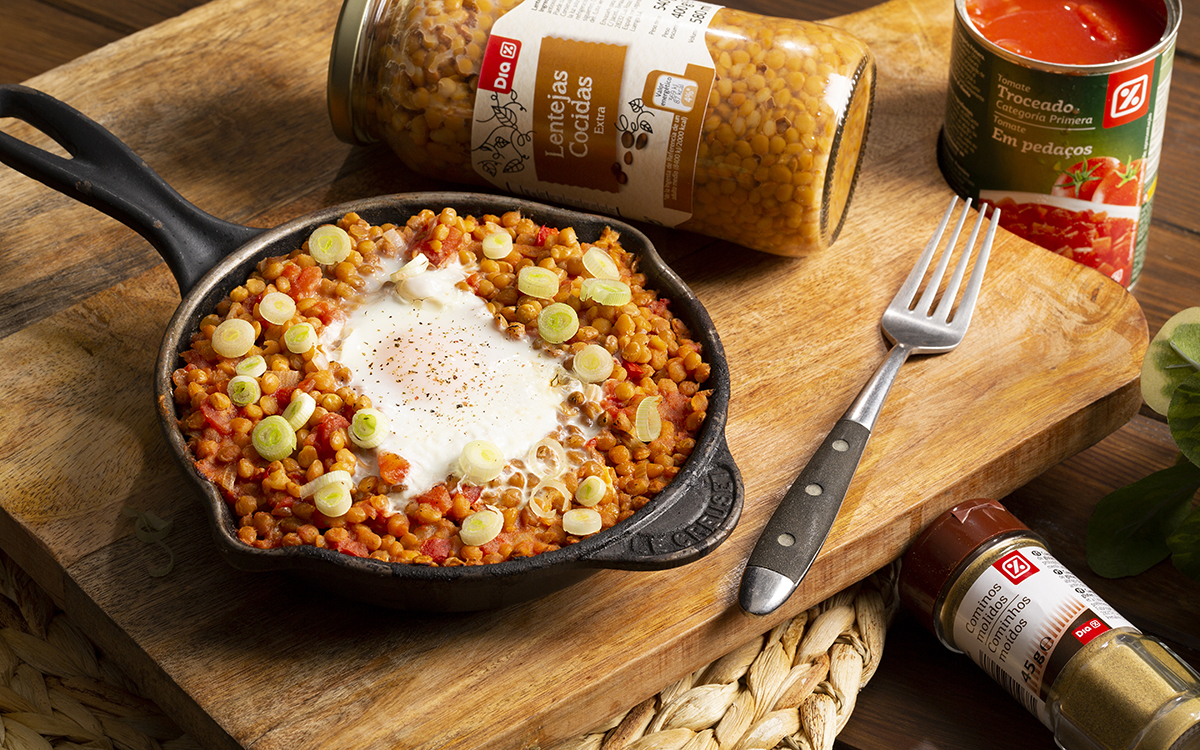 Shakshuka con lentejas salteadas