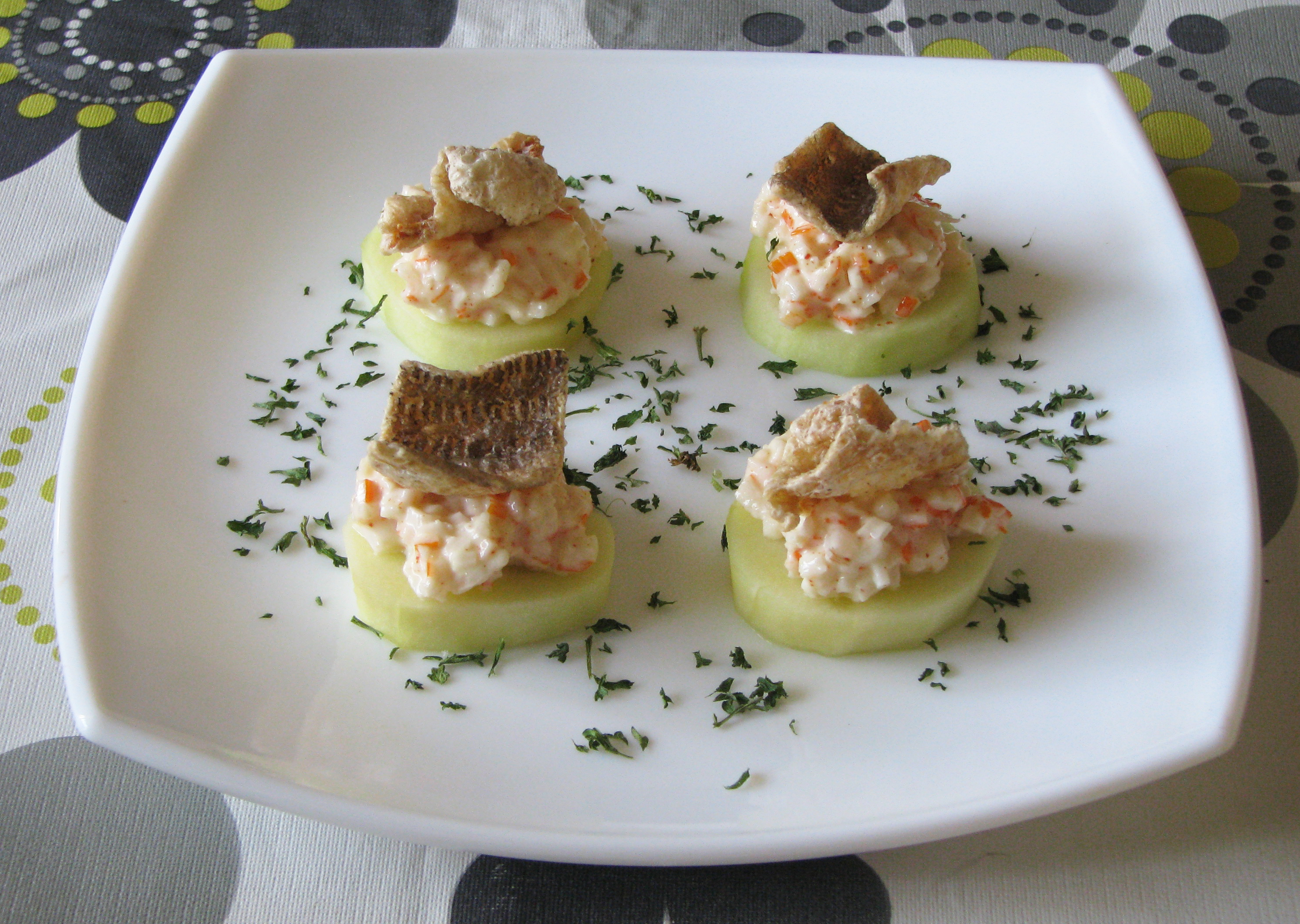 Pintxos de pepino, cangrejo y bacalao: