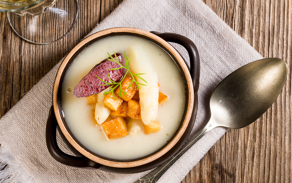 Sopa de espárragos blancos