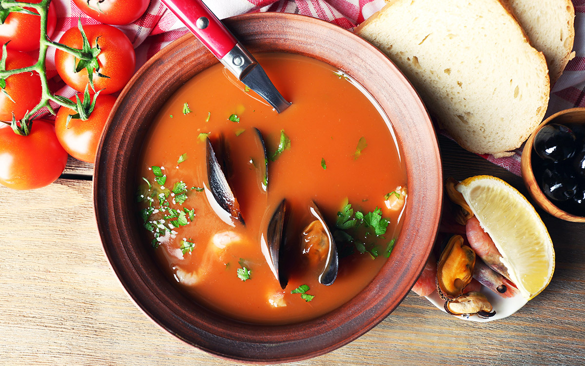 Sopa de mejillones y tomate