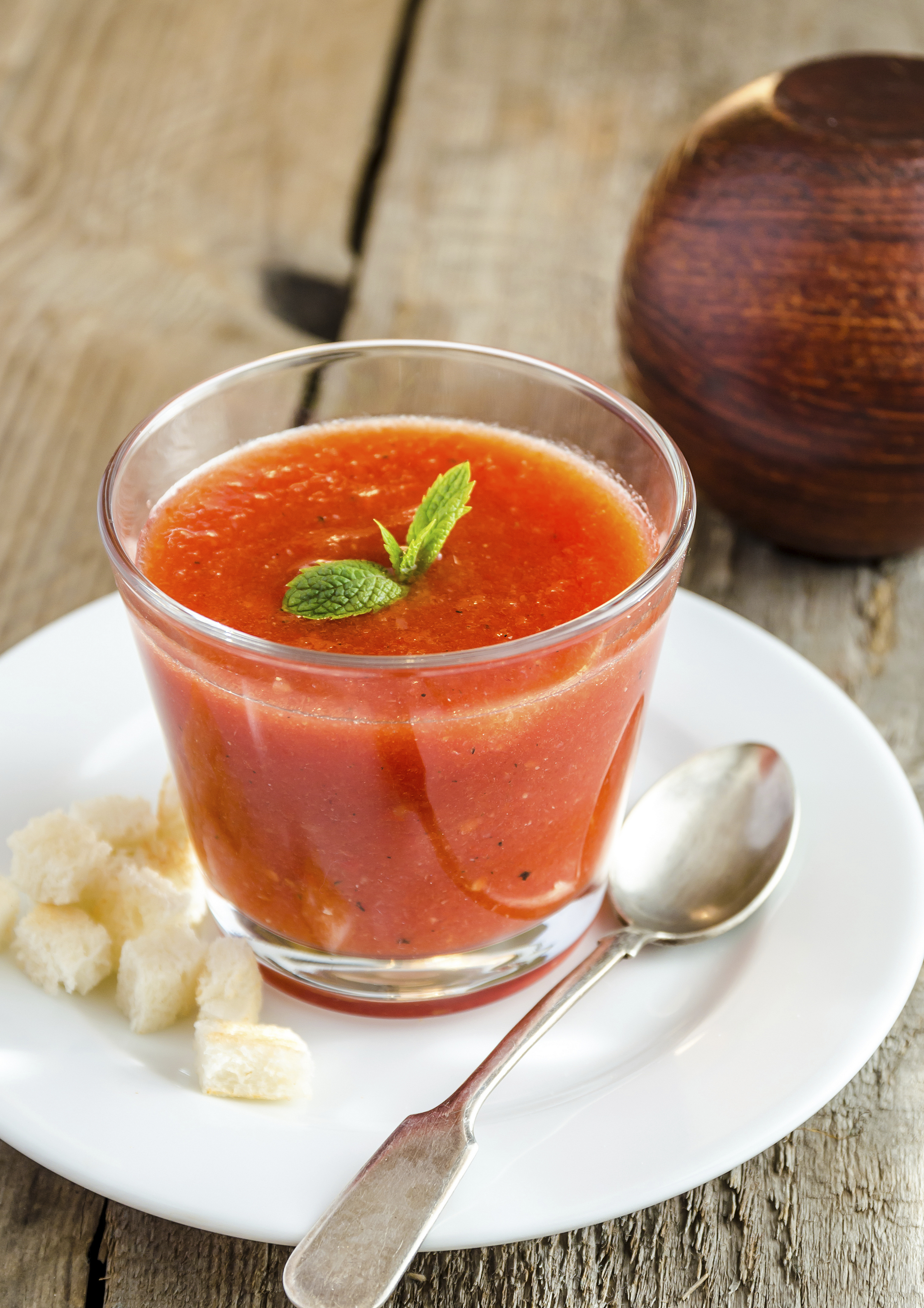 Sopa fría roja para verano