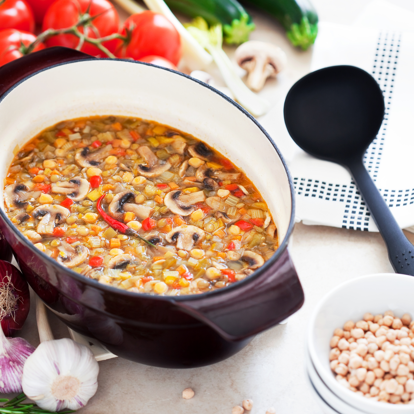 Sopa de garbanzo y champiñones