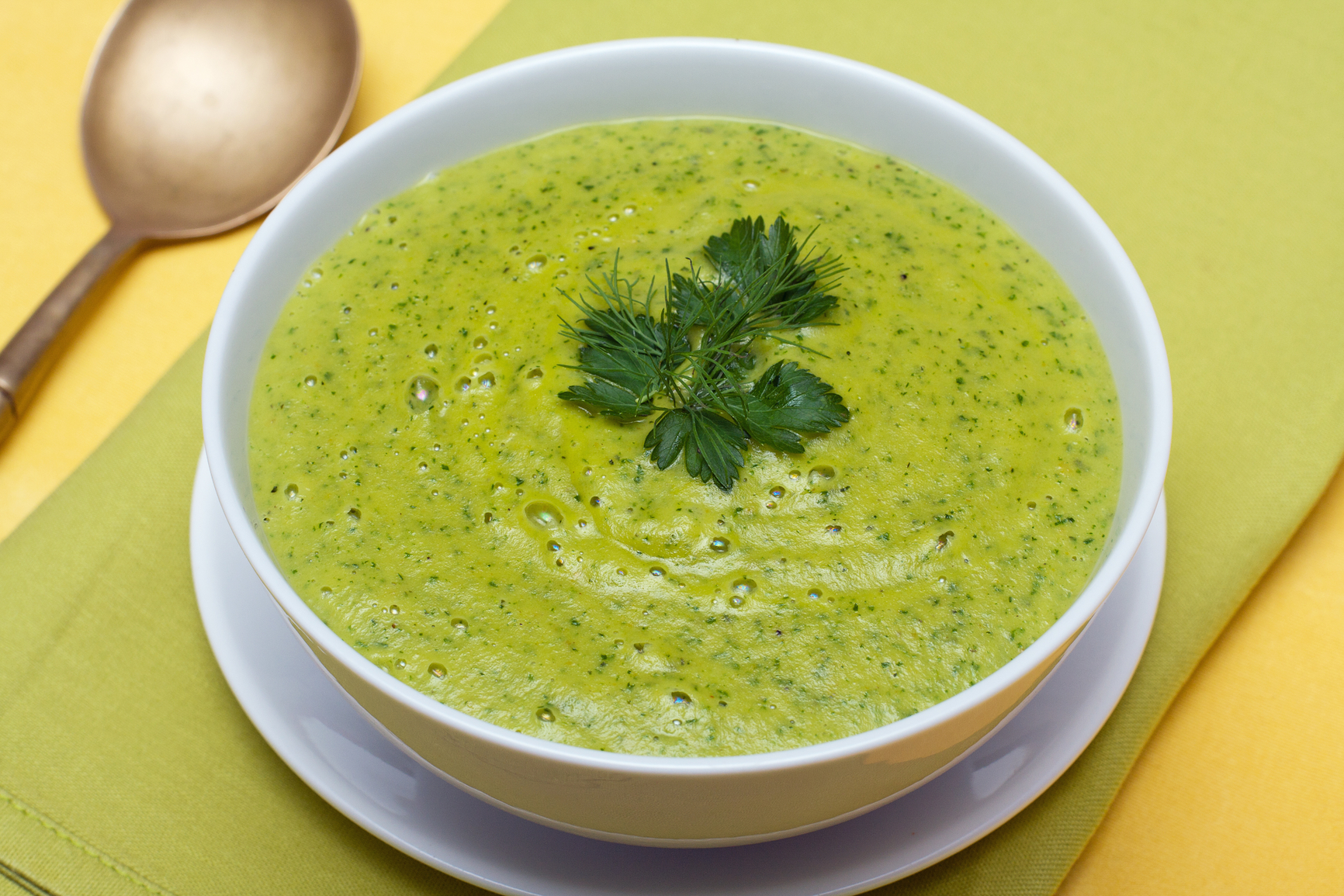 Sopa de espinacas y cebolla