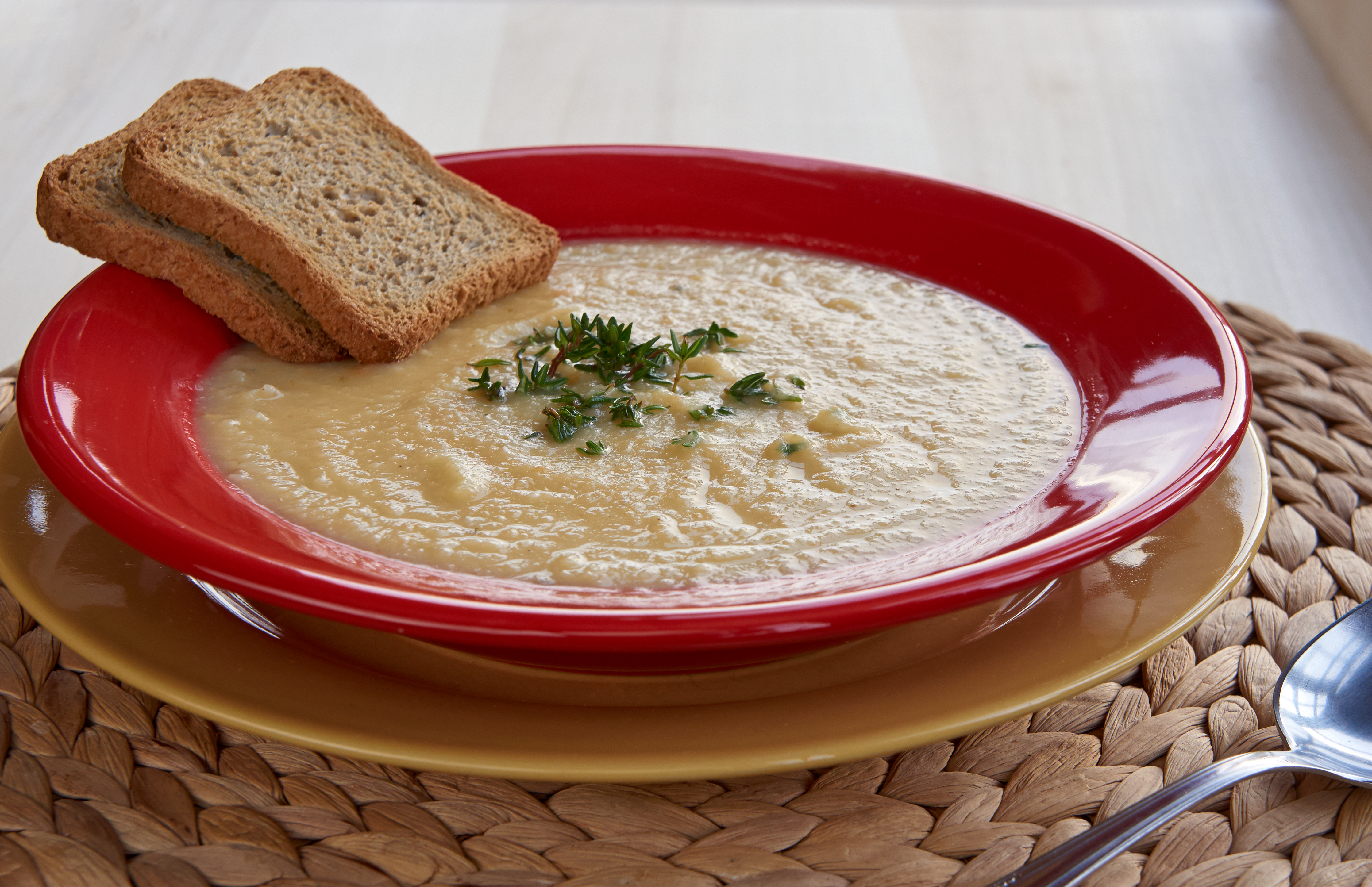 Sopa de manzana y mantequilla de cacahuetes