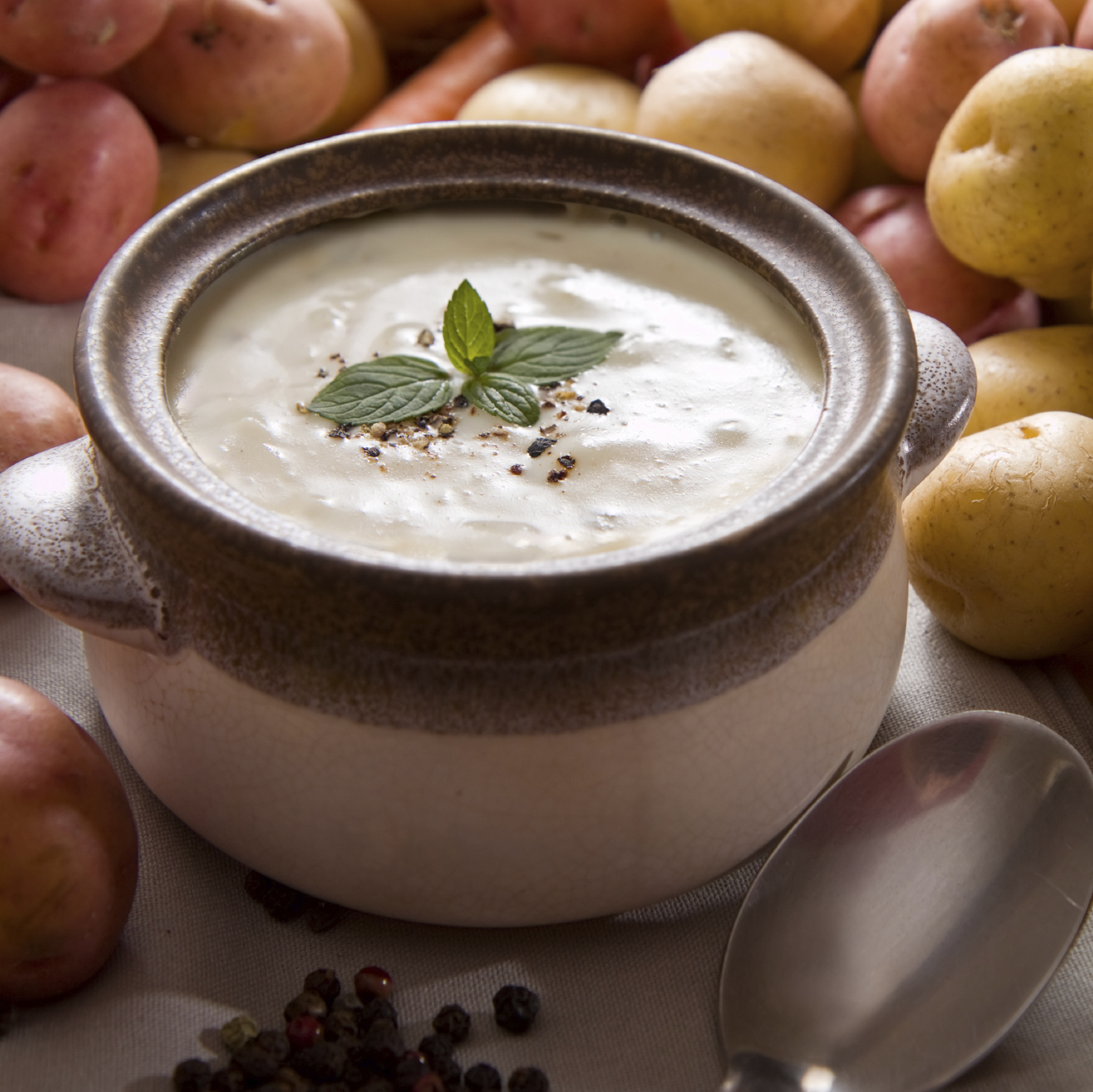 Sopa de patatas al yogur