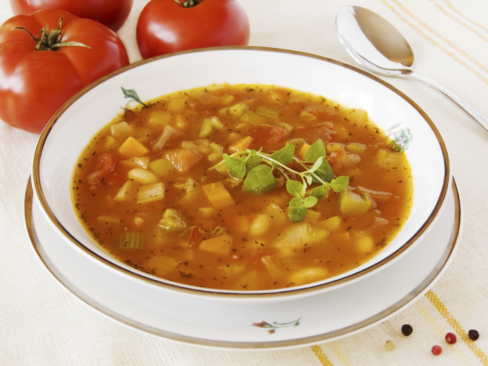 Sopa de verdura con patatas