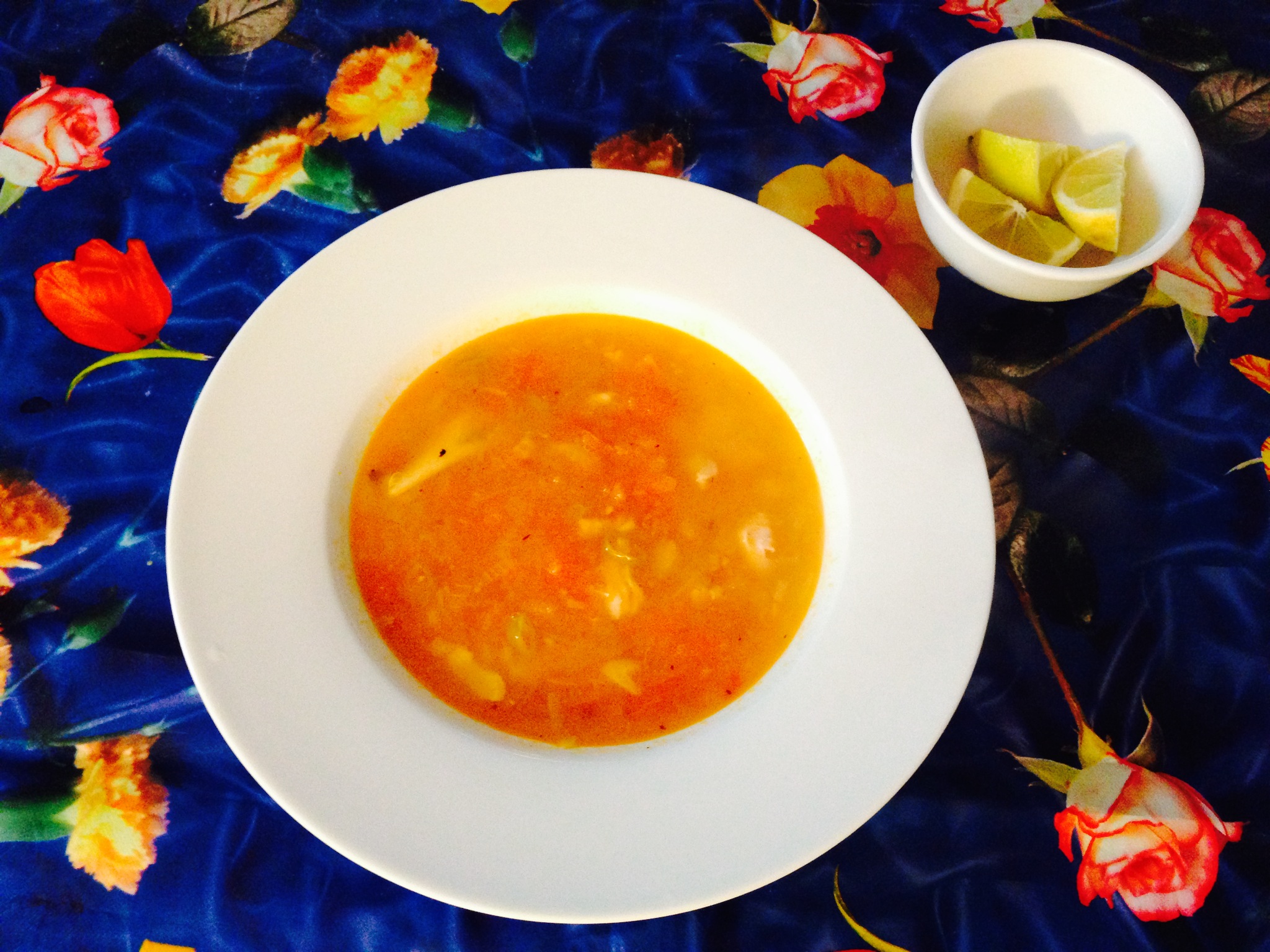 Sopa mexicana de pescado y tomate