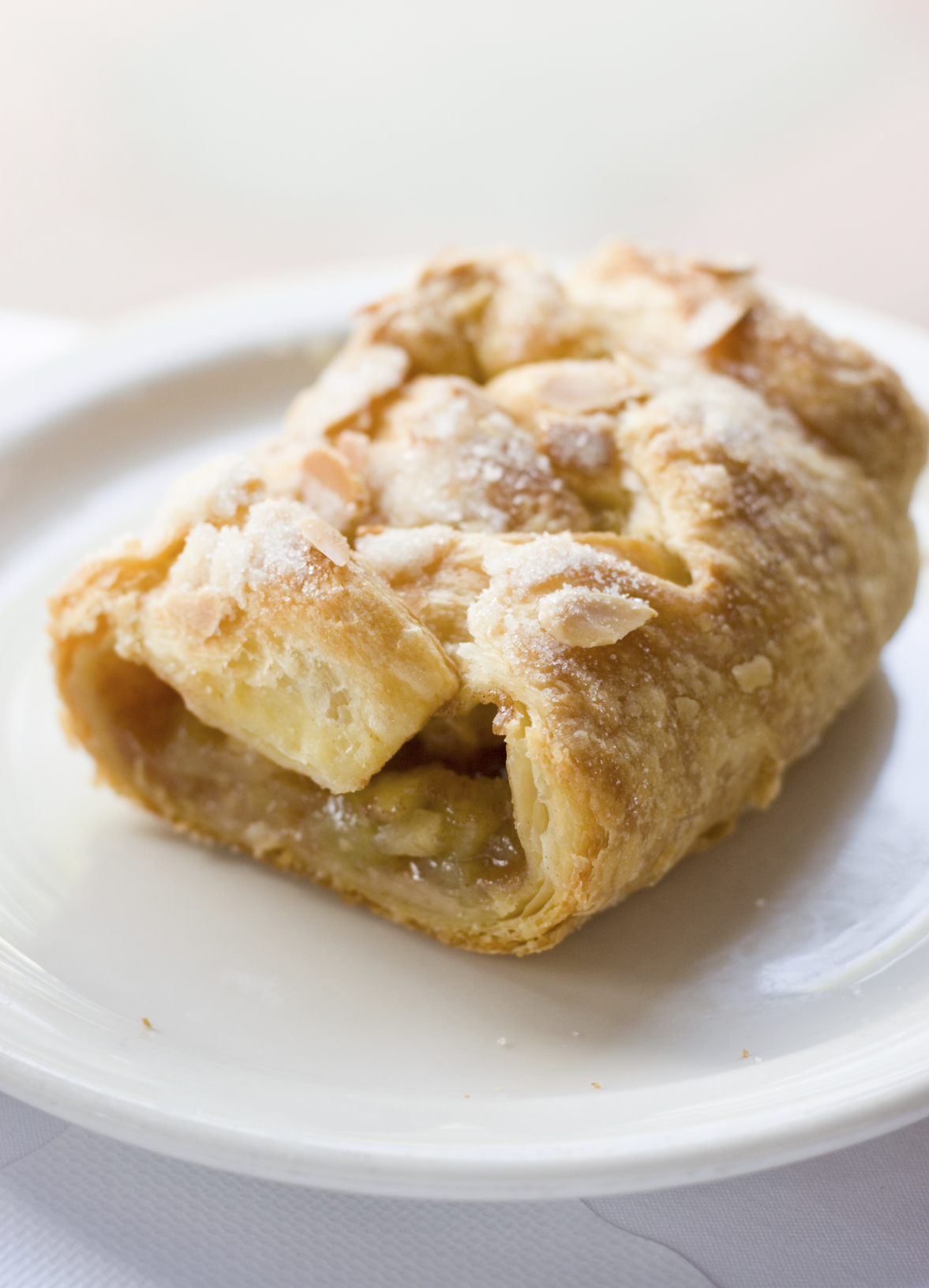 Strudel de manzana con masa de hojaldre