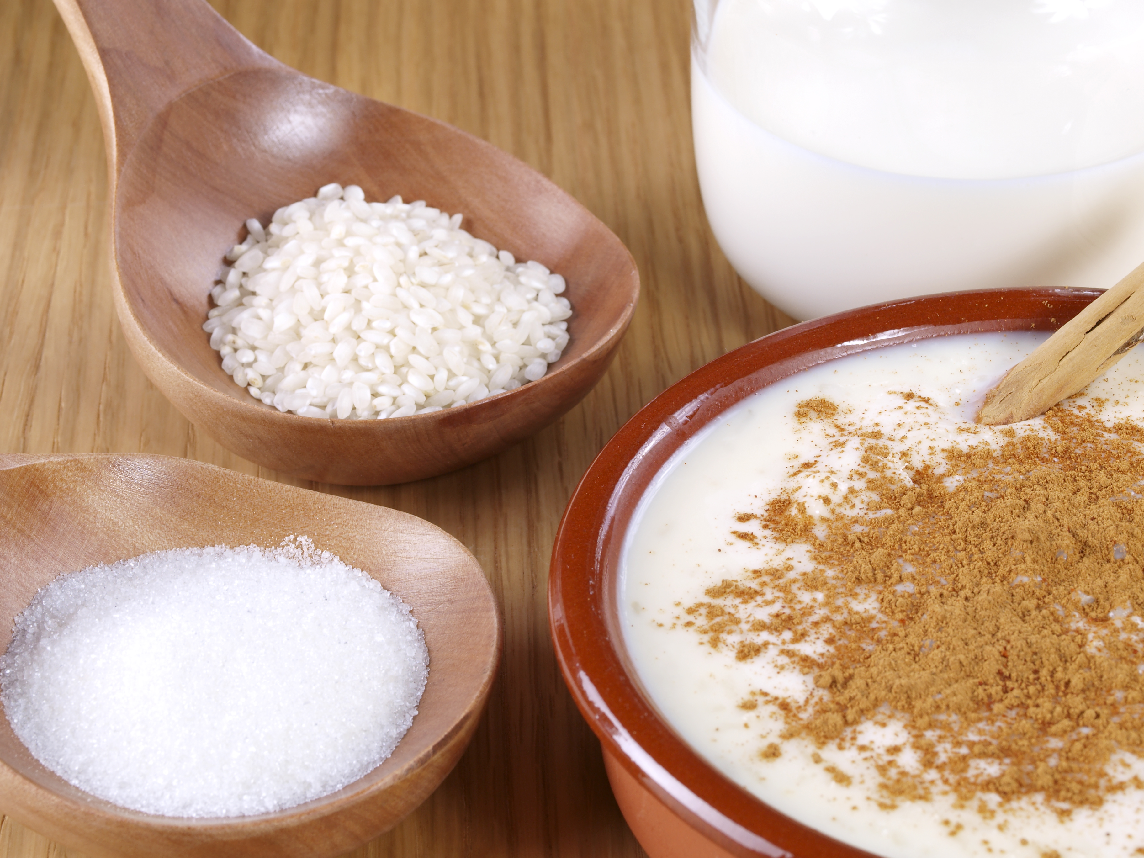 Tarta de arroz con leche con base de galletas