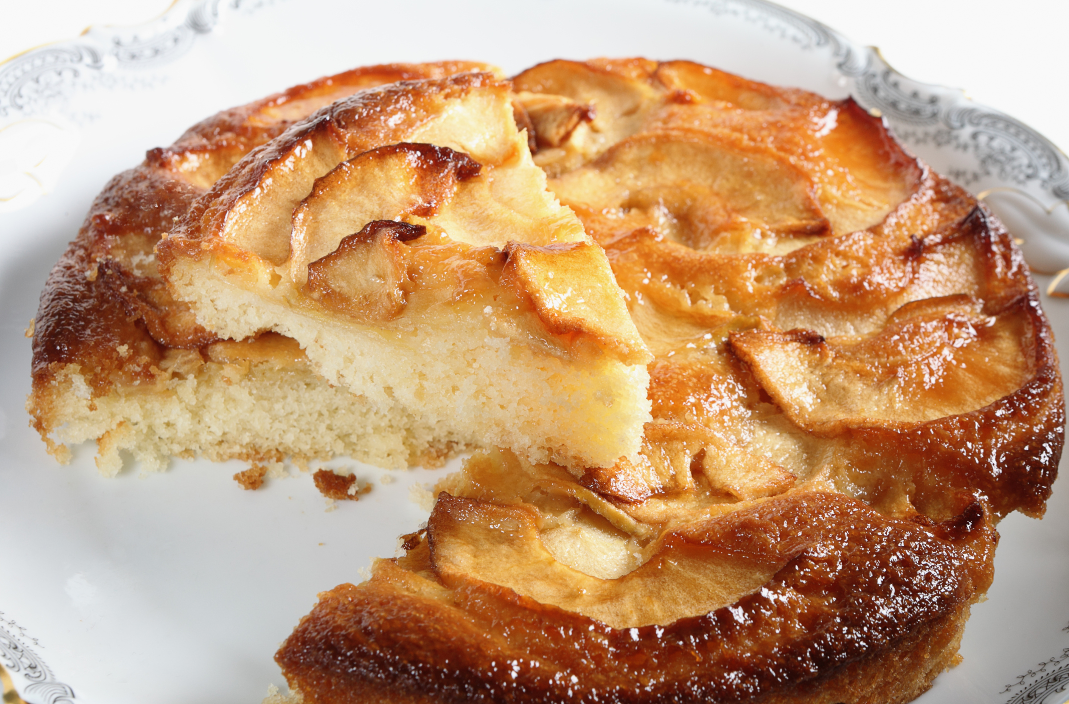 Tarta con compota de manzana y mermelada