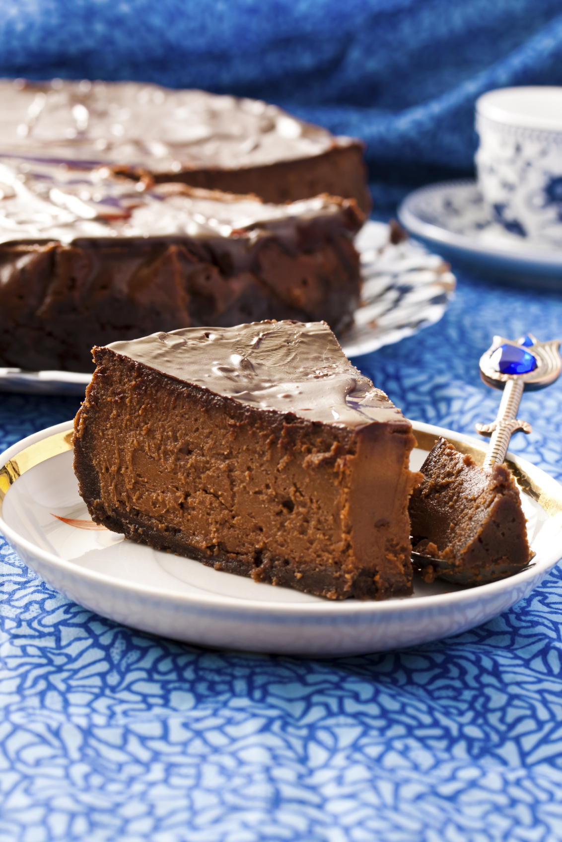 Tarta con crema de chocolate y queso