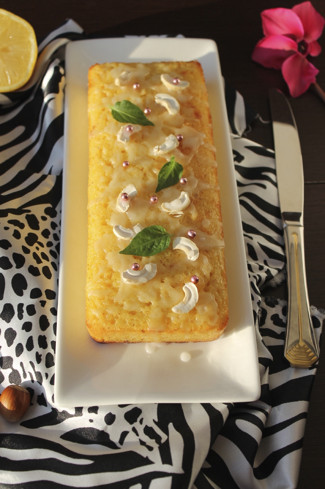 Tarta de anacardos bañada en crema de limón