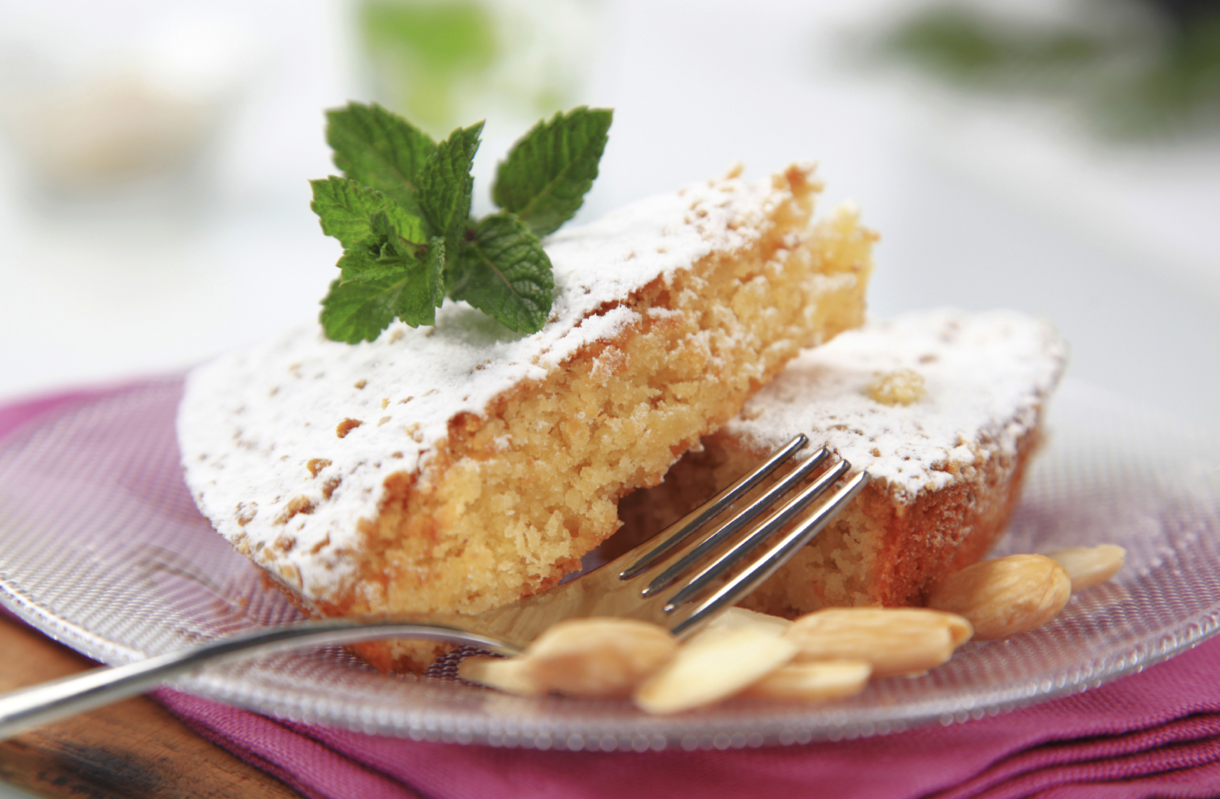 Tarta de Santiago con almendra molida