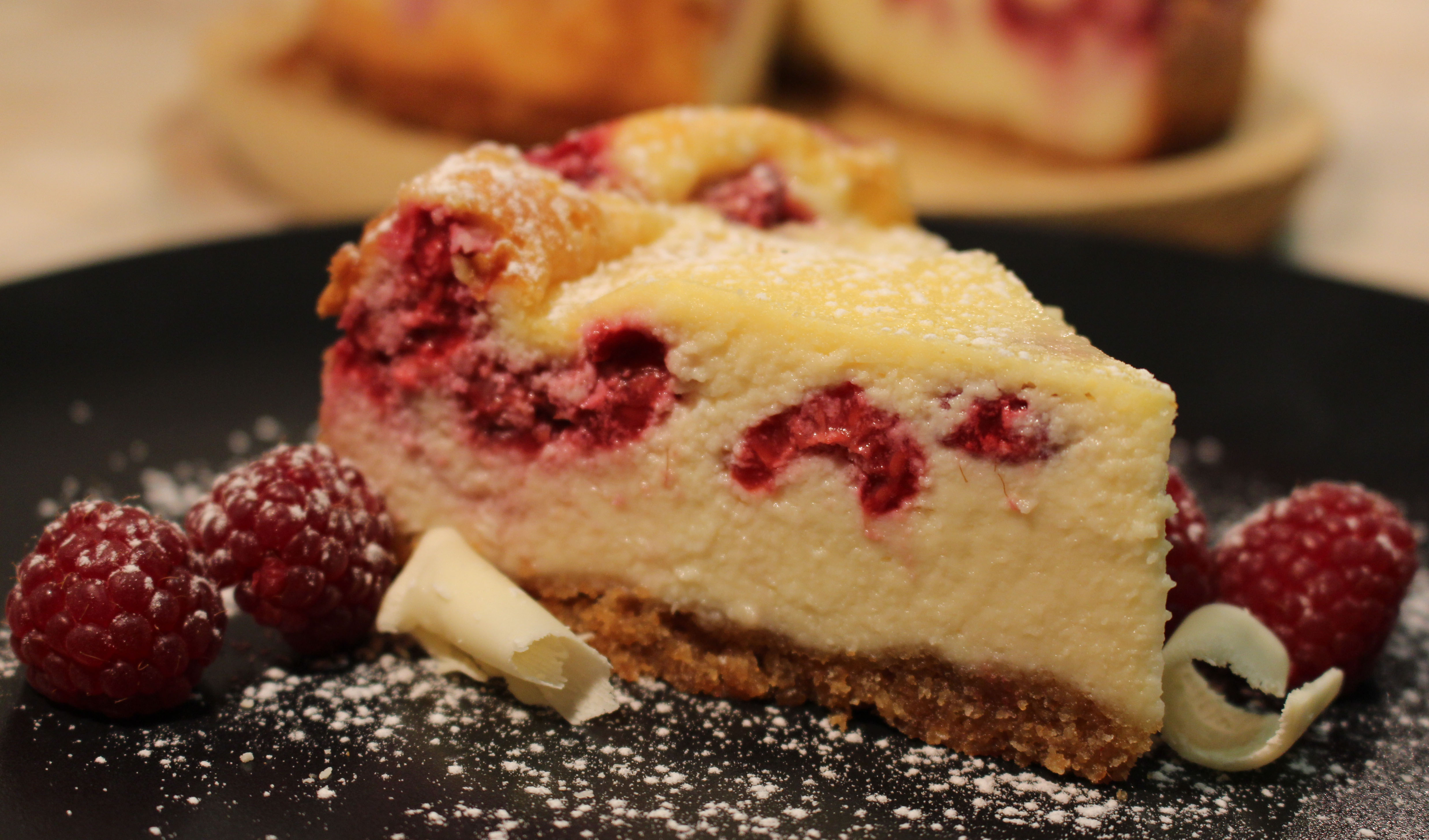 Tarta de Queso y Chocolate Blanco con Frambuesas