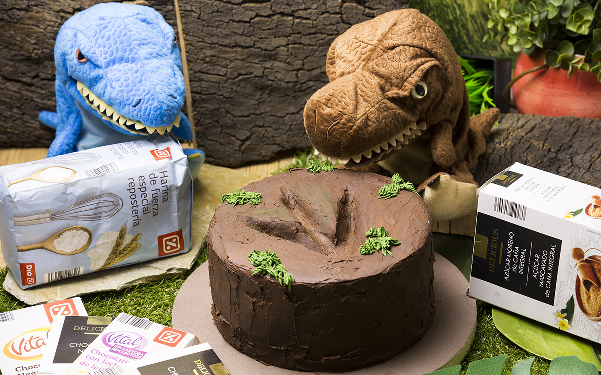 Tarta huella de dinosaurio